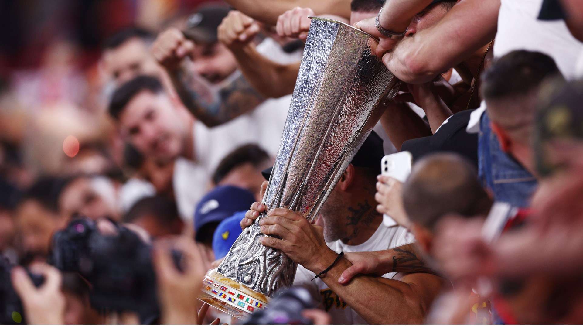 更是一段充 更是一段充